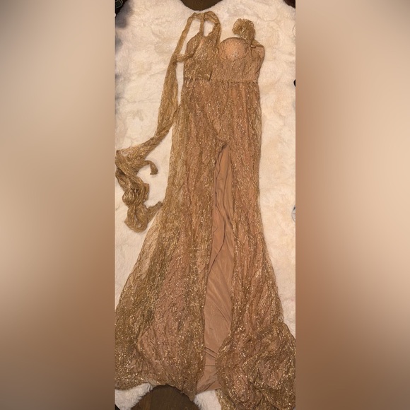 Alamour the Label Gold gown - Picture 4 of 7